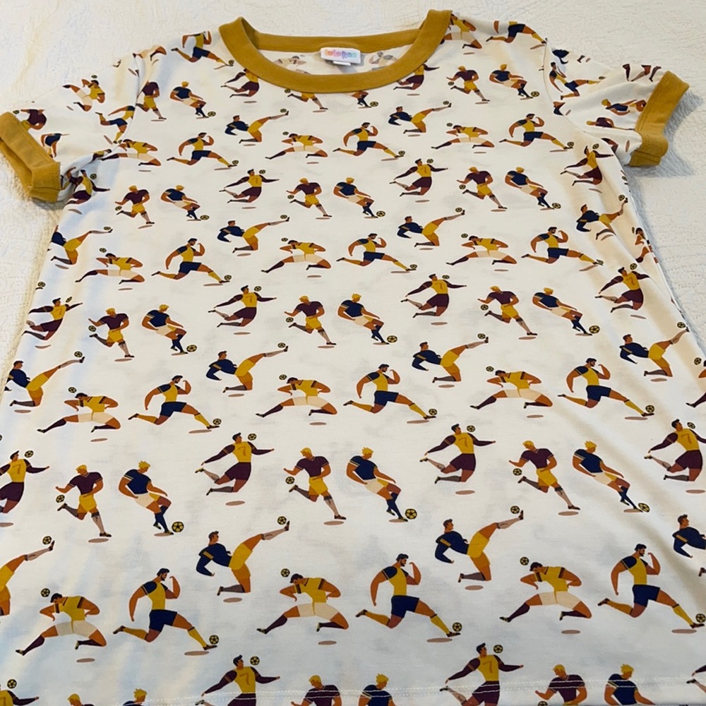 LIV tee SOCCER